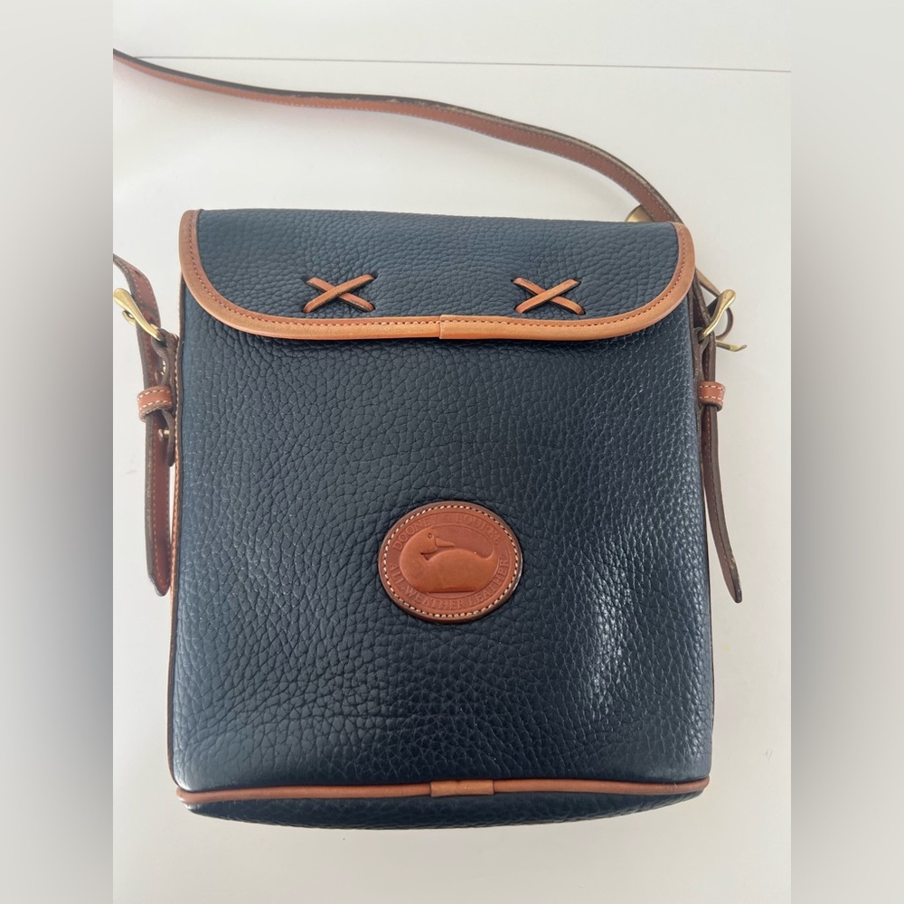 Dooney & Bourke 1980's Field Bag Navy Blue & Tan Vintage Pebbled Leather Purse - Picture 7 of 16
